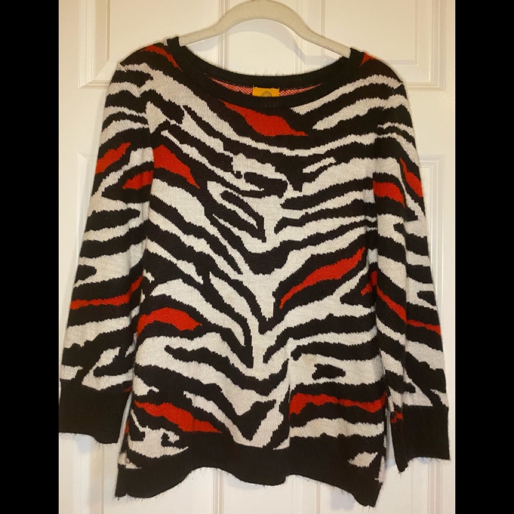 Ruby Rd. Animal print crew neck sweater.